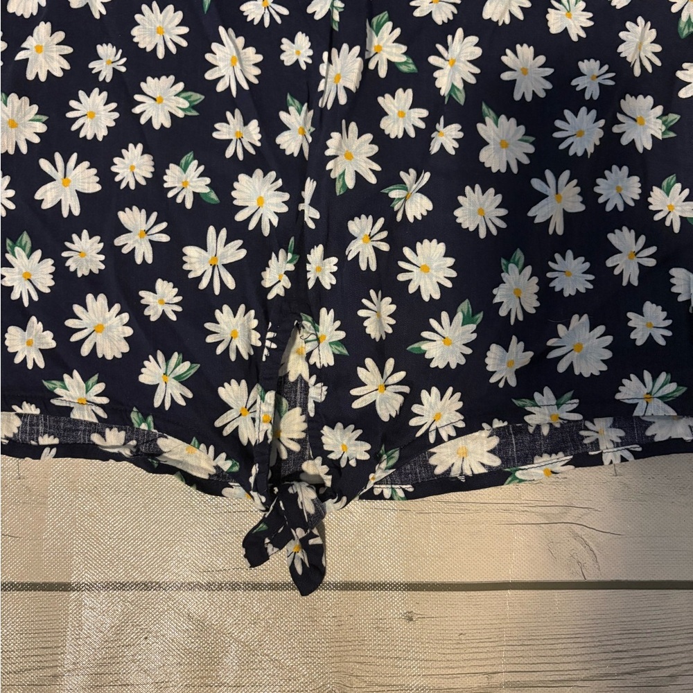 Floral Sleeveless Top - navy and White - Picture 5 of 5